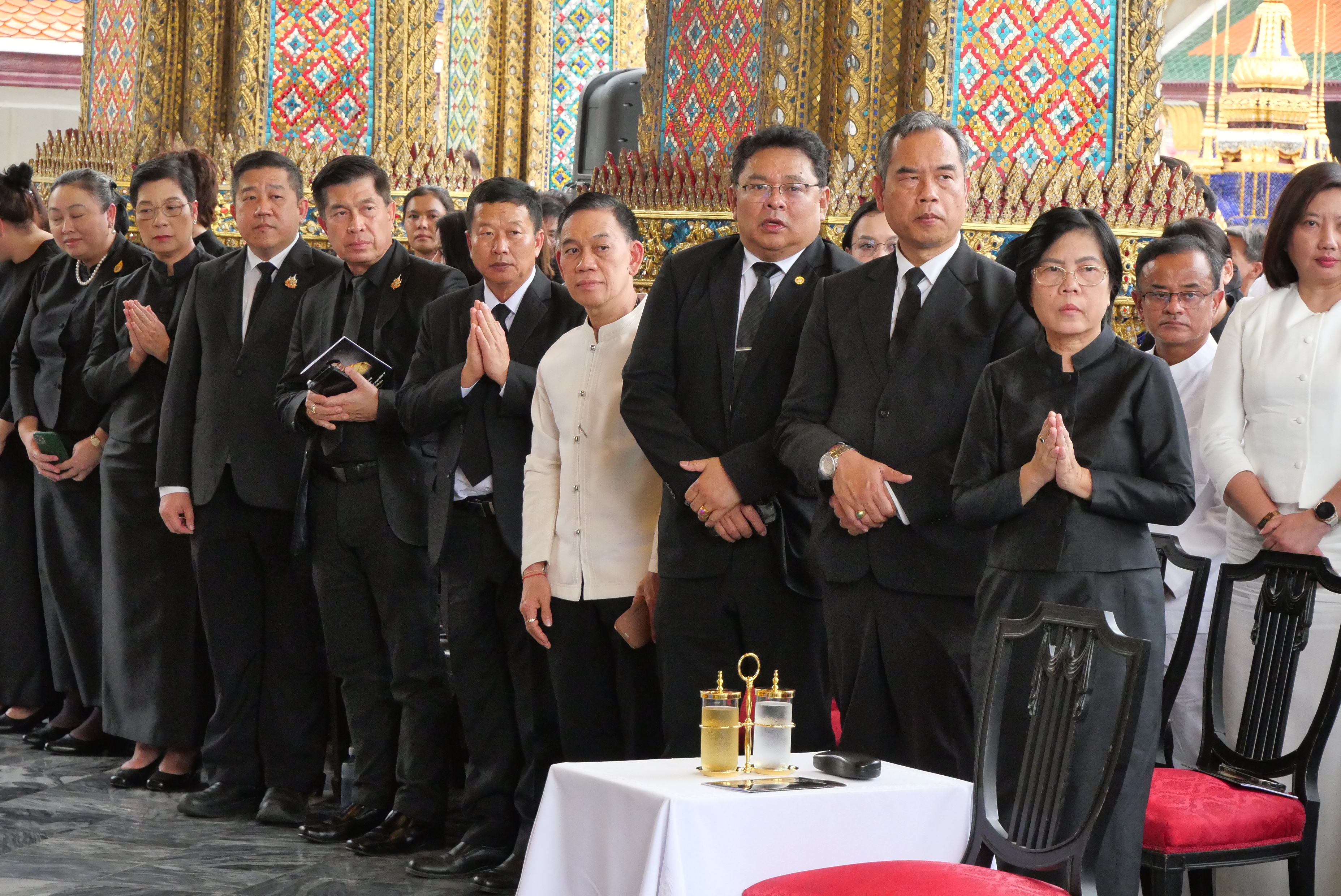 title - ส.ป.ก. ร่วมพิธีสวดพระพุทธมนต์ และเจริญจิตตภาวนาอุทิศถวายพระราชกุศลแด่ สมเด็จพระนางเจ้าสิริกิติ์ พระบรมราชินีนาถ พระบรมราชชนนีพันปีหลวง ณ พระอุโบสถวัดพระศรีรัตนศาสดาราม